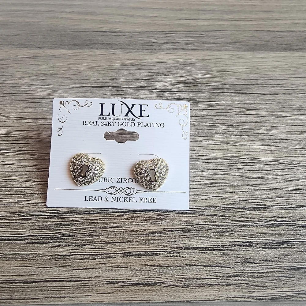 NWT Key to my Heart Stud Earrings - Picture 2 of 3